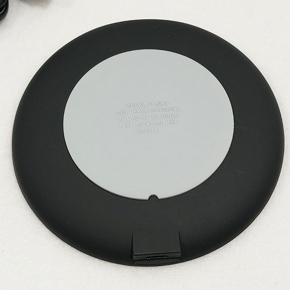 Pugs Wireless Charging Pad 2A Output Black & White New‎ With Box #1332 - Picture 8 of 10
